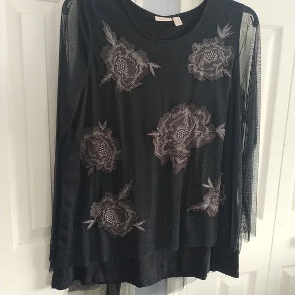 LOGO Lavish Embroidered Black Mesh Slub Knit Top XL - Picture 9 of 12